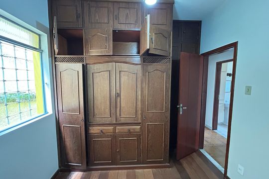 Casa à venda com 6 quartos, 223m² em Alípio de Melo, Belo Horizonte