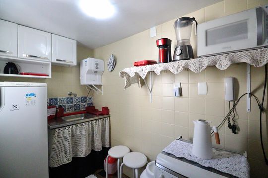 Cozinha de kitnet/studio para alugar com 1 quarto, 32m² em Graça, Salvador
