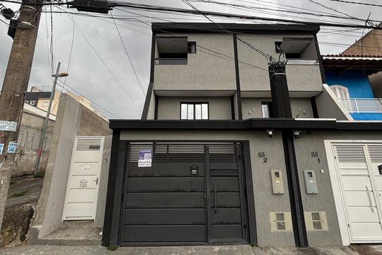 Fachada de casa à venda com 3 quartos, 133m² em Parque Novo Oratório, Santo André
