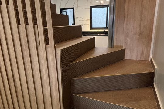 Escada de casa à venda com 3 quartos, 133m² em Parque Novo Oratório, Santo André