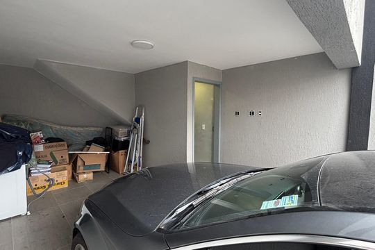 Garagem de casa à venda com 3 quartos, 133m² em Parque Novo Oratório, Santo André