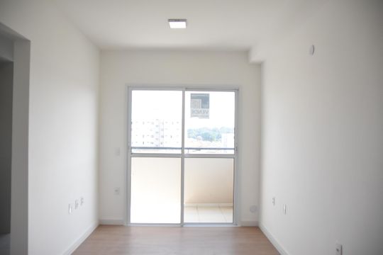 Sala de apartamento à venda com 2 quartos, 61m² em Jardim Colonia, Jundiaí