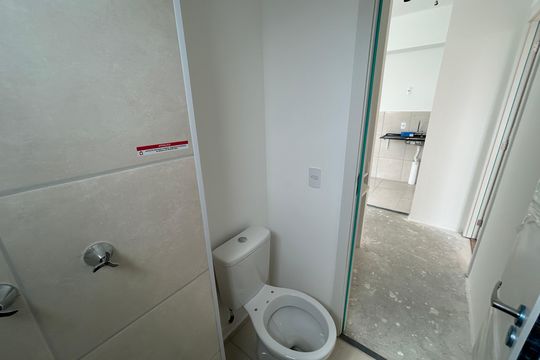 Banheiro de apartamento à venda com 1 quarto, 32m² em Todos Os Santos, Rio de Janeiro