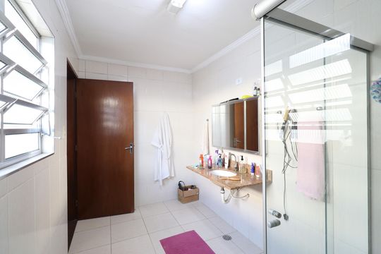Banheiro  de casa à venda com 3 quartos, 150m² em Lapa, São Paulo