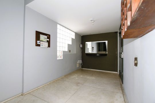 Hall de entrada de apartamento à venda com 4 quartos, 126m² em Coração Eucarístico, Belo Horizonte