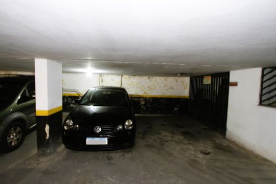 Garagem de apartamento à venda com 4 quartos, 126m² em Coração Eucarístico, Belo Horizonte
