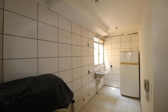 Cozinha de apartamento à venda com 2 quartos, 43m² em Sarandi, Porto Alegre