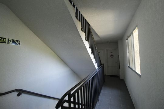 Corredor de apartamento à venda com 2 quartos, 43m² em Sarandi, Porto Alegre