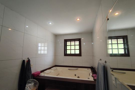 Banheiro Suite 2 de casa para alugar com 5 quartos, 631m² em Taquara, Rio de Janeiro