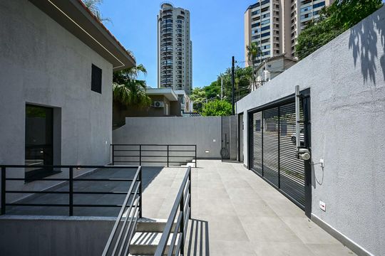 Área comum de casa à venda com 3 quartos, 200m² em Paraíso do Morumbi, São Paulo