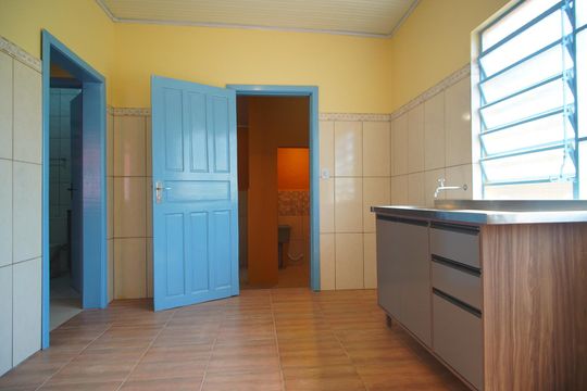 Cozinha de casa para alugar com 2 quartos, 88m² em Sarandi, Porto Alegre
