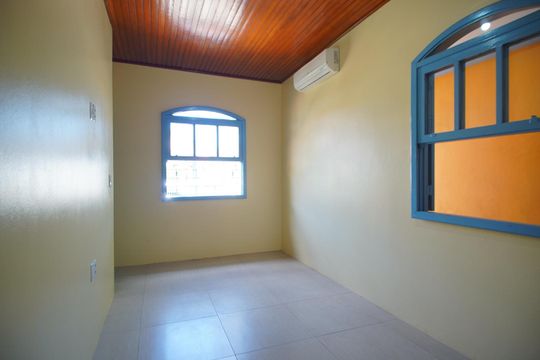 Sala de casa para alugar com 2 quartos, 88m² em Sarandi, Porto Alegre