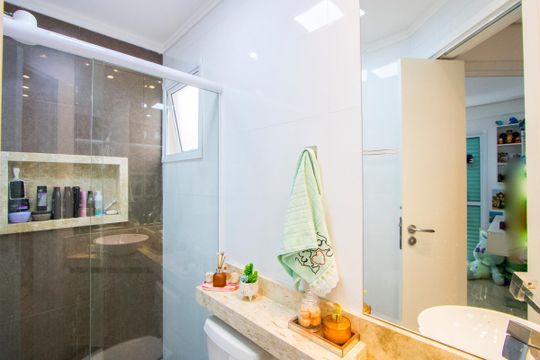 Banheiro de apartamento à venda com 2 quartos, 98m² em Santa Maria, Santo André