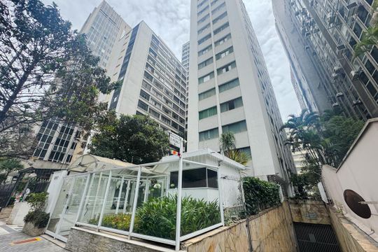 Fachada de apartamento para alugar com 2 quartos, 70m² em Jardim Paulista, São Paulo