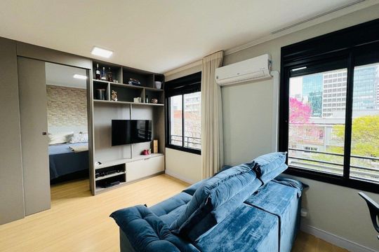 Sala de apartamento para alugar com 1 quarto, 43m² em Auxiliadora, Porto Alegre