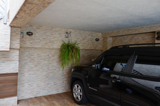 Garagem de casa à venda com 2 quartos, 94m² em Santo Antônio, Osasco