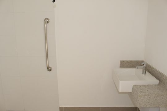 Banheiro de kitnet/studio à venda com 1 quarto, 23m² em Consolação, São Paulo