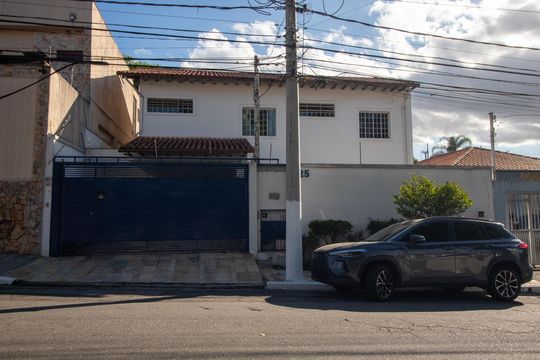 Fachada de casa à venda com 3 quartos, 290m² em Jardim Jussara, São Paulo