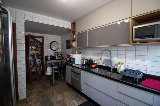 Cozinha de casa à venda com 3 quartos, 290m² em Jardim Jussara, São Paulo