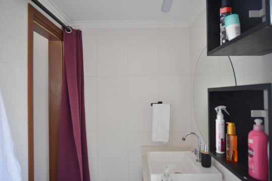 Banheiro da Suíte de apartamento à venda com 3 quartos, 100m² em Vila Assunção, Santo André