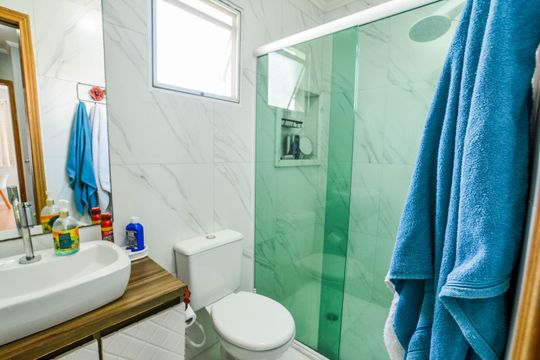 Banheiro Social de casa de condomínio à venda com 3 quartos, 126m² em Utinga, Santo André
