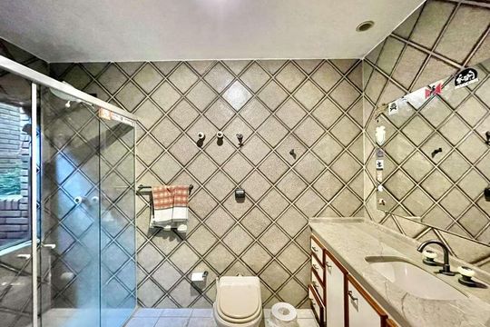 Casa para alugar com 5 quartos, 923m² em Vila Santo Antônio, Cotia