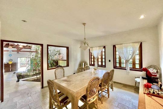 Casa para alugar com 5 quartos, 923m² em Vila Santo Antônio, Cotia