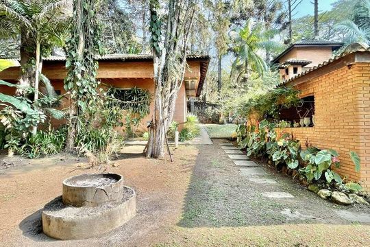 Casa para alugar com 5 quartos, 923m² em Vila Santo Antônio, Cotia