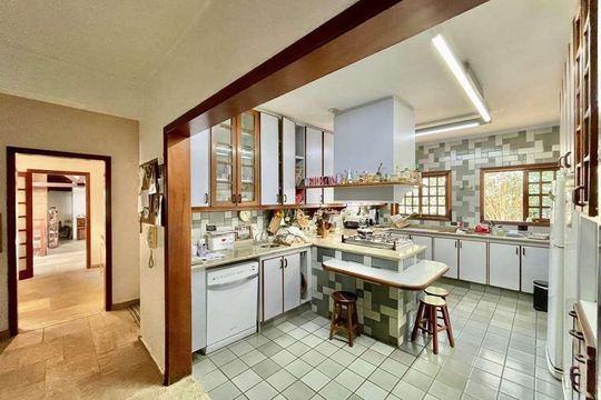 Casa para alugar com 5 quartos, 923m² em Vila Santo Antônio, Cotia
