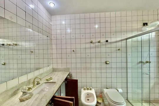 Casa para alugar com 5 quartos, 923m² em Vila Santo Antônio, Cotia