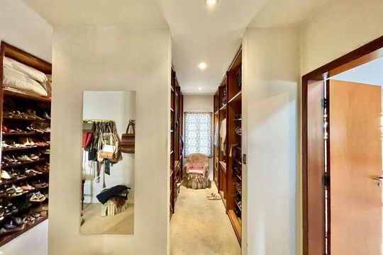 Casa para alugar com 5 quartos, 923m² em Vila Santo Antônio, Cotia