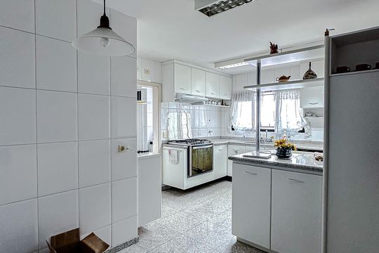 Cozinha de apartamento para alugar com 4 quartos, 375m² em Jardim Analia Franco, São Paulo