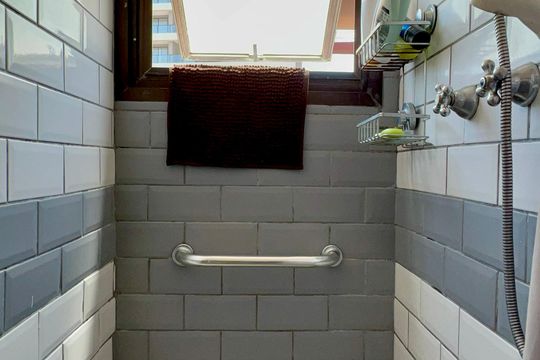 Banheiro de apartamento à venda com 2 quartos, 95m² em Jardim Paulista, São Paulo