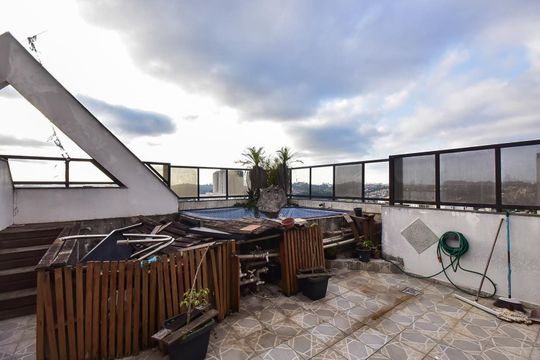 Cobertura de apartamento à venda com 1 quarto, 145m² em Jardim Henriqueta, Taboão da Serra
