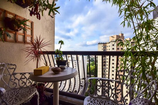 Varanda de apartamento à venda com 1 quarto, 145m² em Jardim Henriqueta, Taboão da Serra