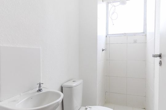 Banheiro de apartamento à venda com 2 quartos, 42m² em Colônia (zona Leste), São Paulo