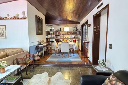 Casa à venda com 3 quartos, 560m² em Vila Madalena, São Paulo
