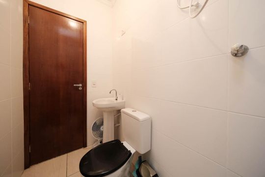 Banheiro de casa à venda com 3 quartos, 110m² em Parque Boturussu, São Paulo
