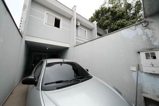 Garagem de casa à venda com 3 quartos, 110m² em Parque Boturussu, São Paulo