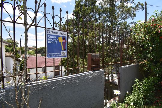 Plaquinha de casa à venda com 2 quartos, 100m² em Santa Felicidade, Curitiba