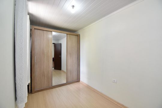 Quarto 2 de casa à venda com 2 quartos, 100m² em Santa Felicidade, Curitiba