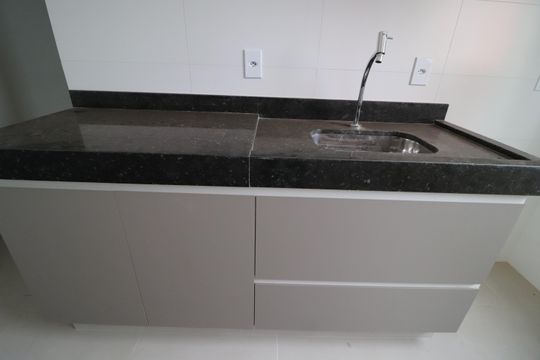 Cozinha de apartamento para alugar com 2 quartos, 59m² em Brasil, Uberlândia