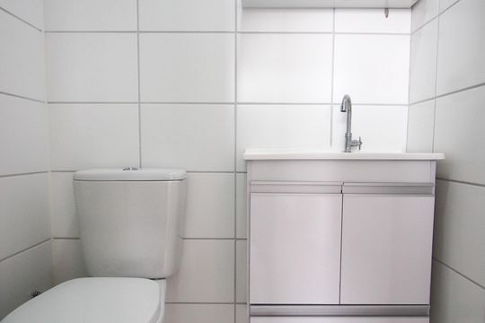 Banheiro de apartamento à venda com 2 quartos, 42m² em Vila Andrade, São Paulo
