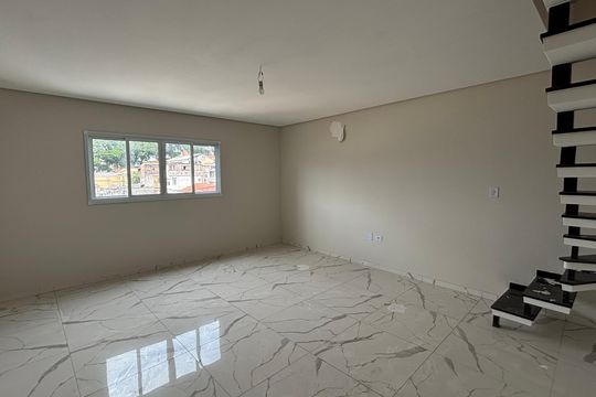 Sala  de apartamento para alugar com 2 quartos, 78m² em Jardim Guarará, Santo André