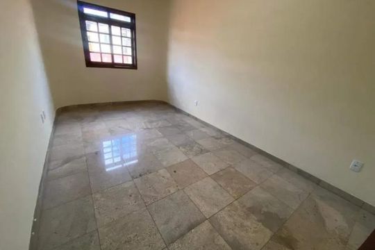 Quarto de casa à venda com 4 quartos, 152m² em Tirol, Contagem
