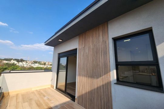 Casa de Condomínio à venda com 4 quartos, 270m² em Gramadão, Jundiaí