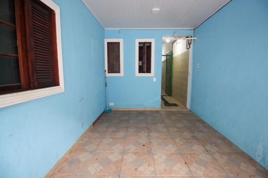 Garagem de casa para alugar com 3 quartos, 180m² em Jardim Vitoria, Taboão da Serra