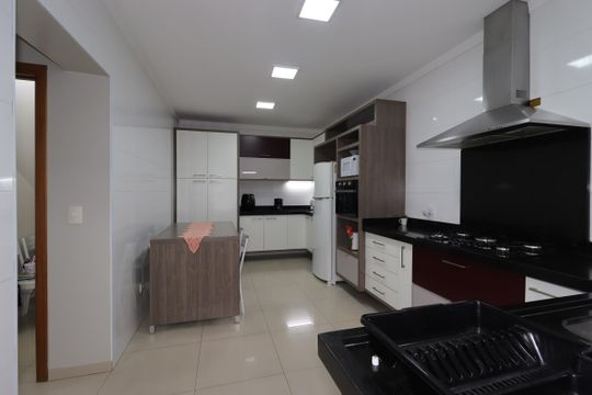 Cozinha de casa à venda com 3 quartos, 163m² em Pinheirinho, Santo André