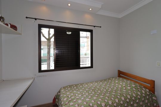 Quarto 1 de casa à venda com 3 quartos, 163m² em Pinheirinho, Santo André