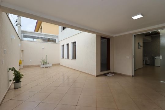 Garagem de casa à venda com 3 quartos, 163m² em Pinheirinho, Santo André